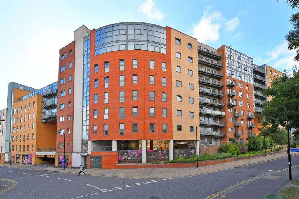 Perfectly Located City Centre Studio Apartment - West One With Free Wifi, Gym Access, Netflix 谢菲尔德 外观 照片